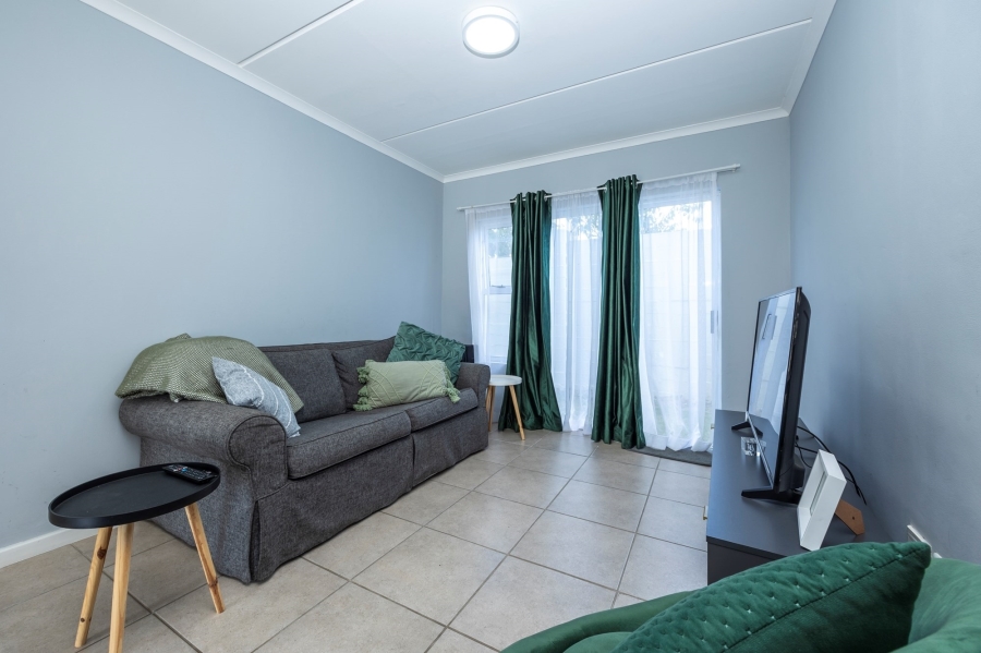 2 Bedroom Property for Sale in Nuutgevonden Western Cape